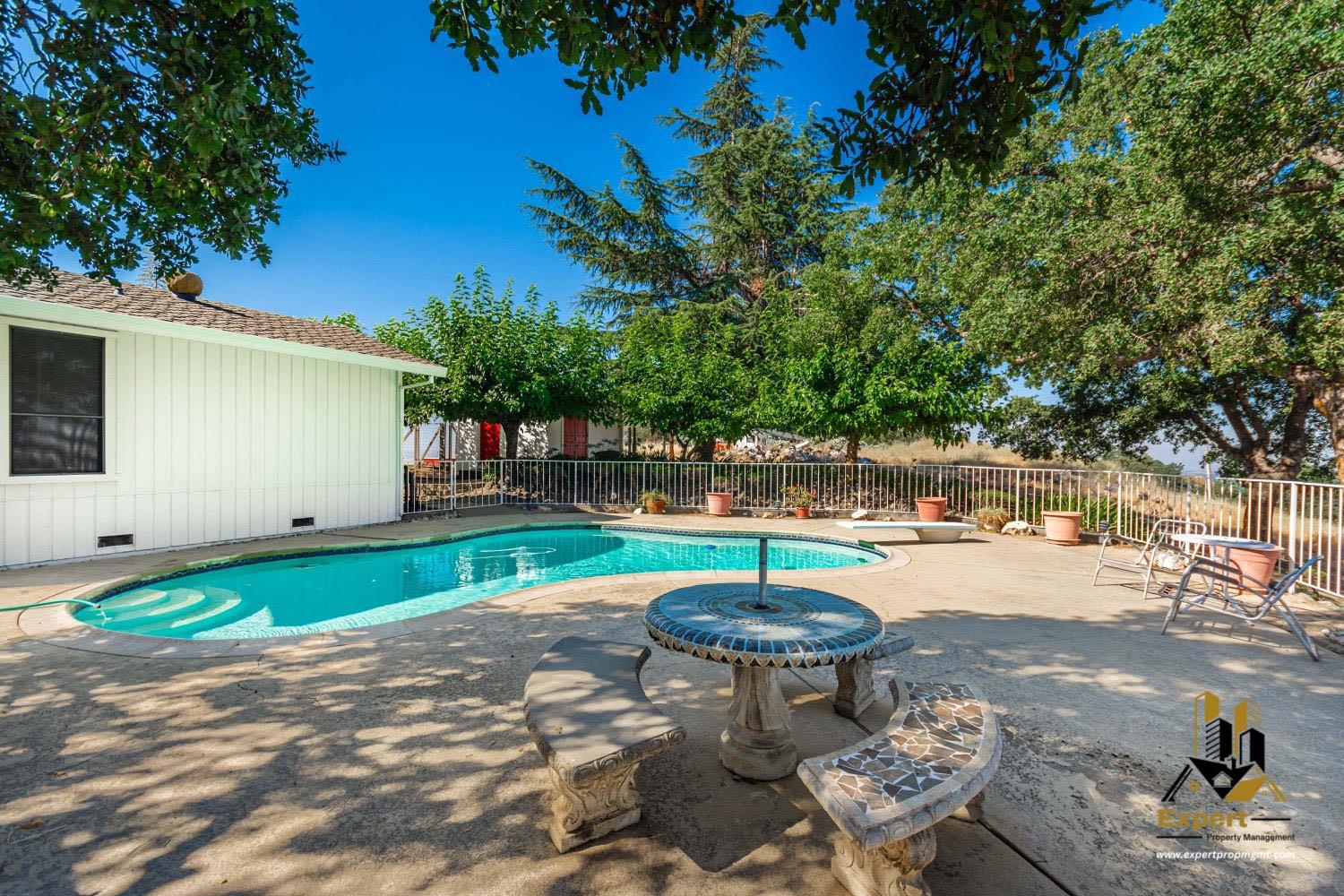 1811 Oak Terrace