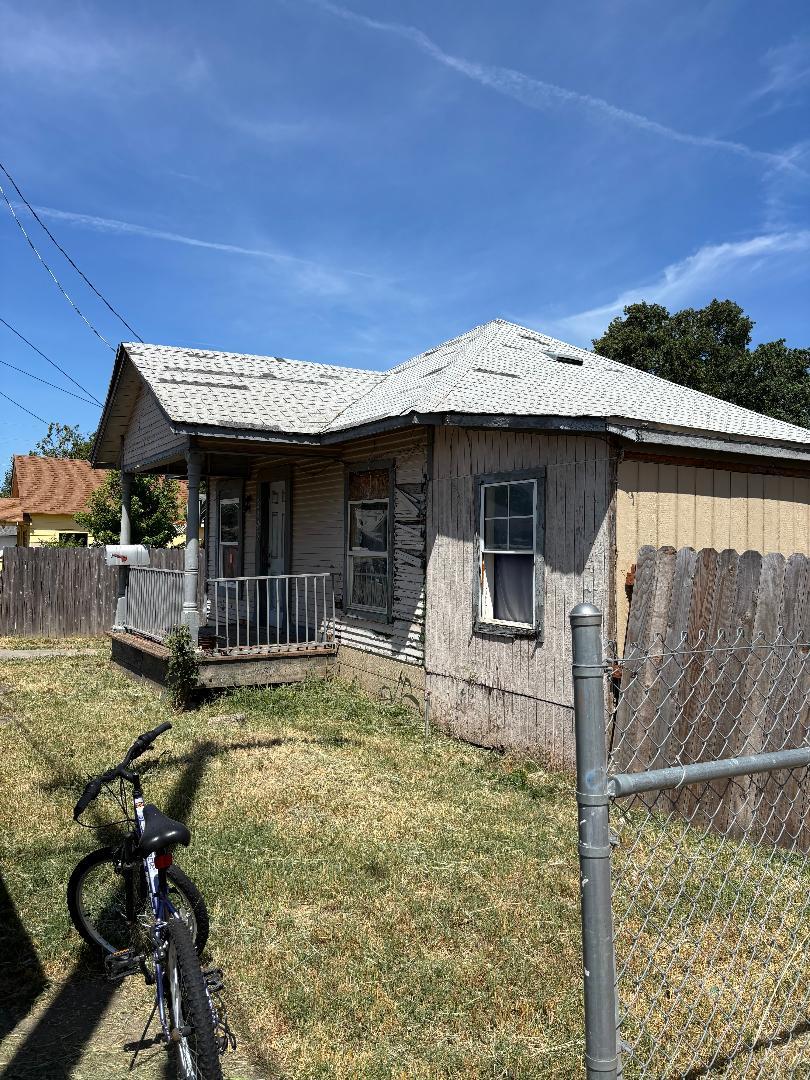 2443 Date Street