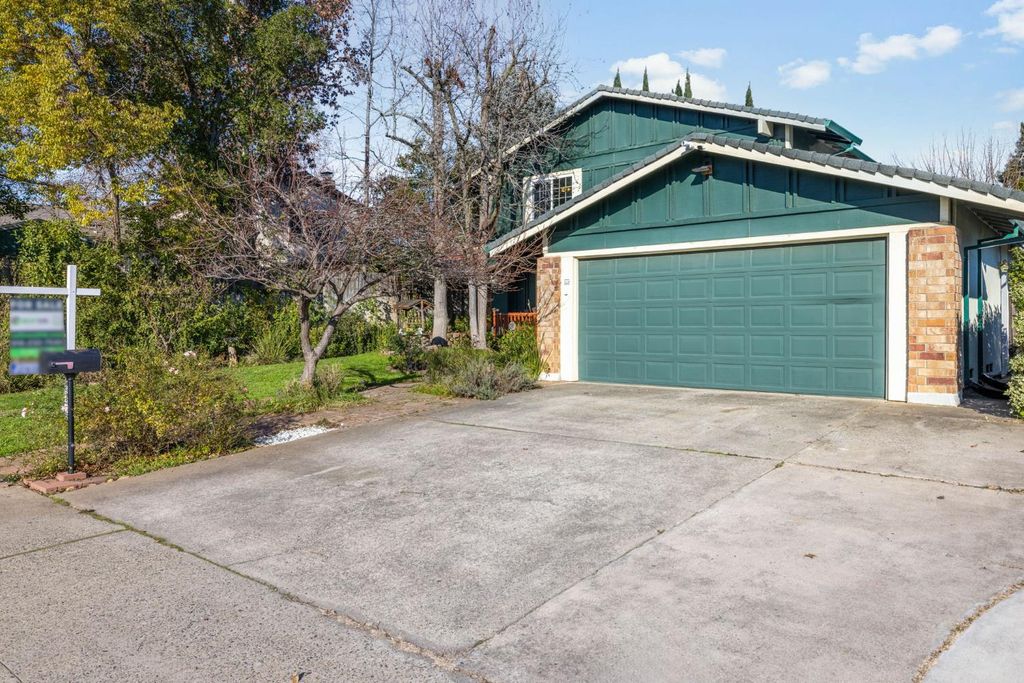 Photo of 3205 Saturn Drive, Sacramento, CA 95827 (MLS # 226001672)