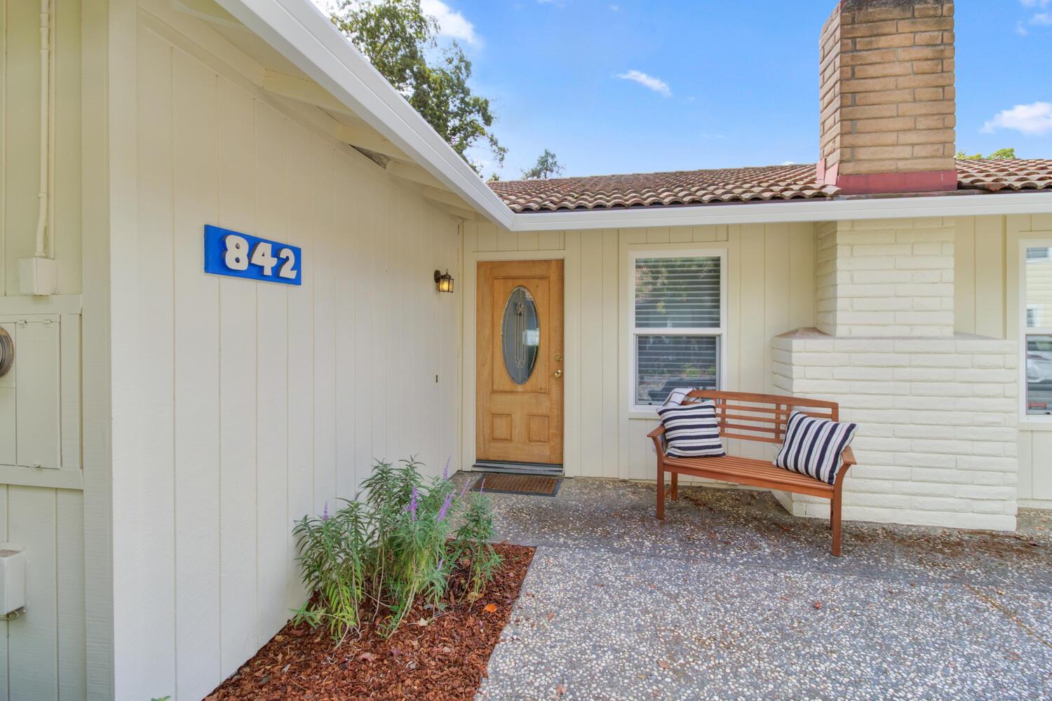 842 San Tomas Street