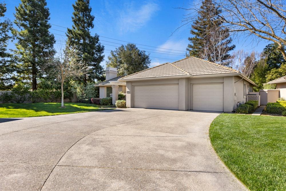 9608 Golf Course Lane