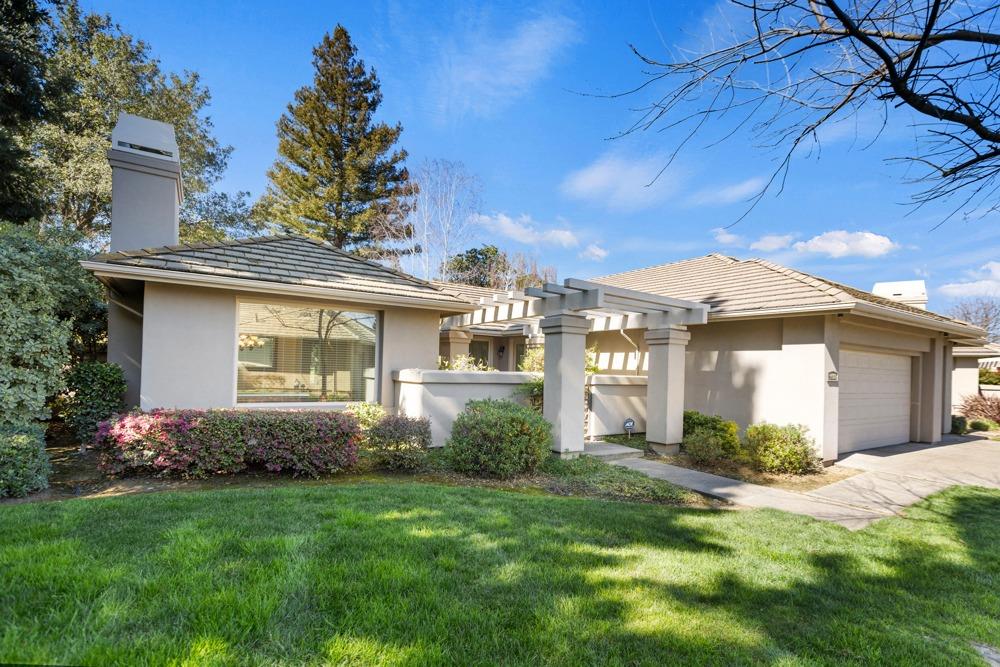 9608 Golf Course Lane