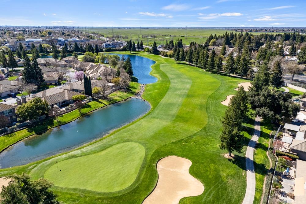9608 Golf Course Lane