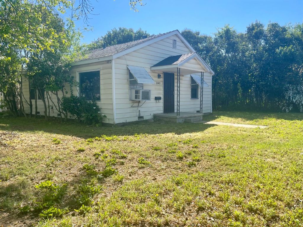 Photo of 390 Nevada Street, Gridley, CA 95948 (MLS # 226037011)