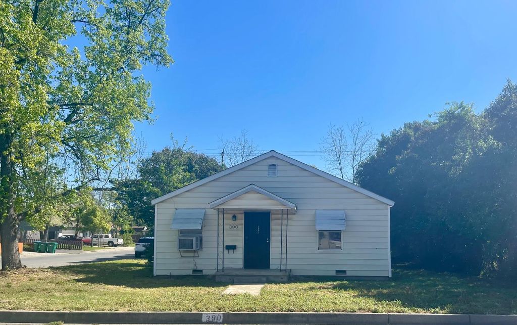 Photo of 390 Nevada Street, Gridley, CA 95948 (MLS # 226037011)