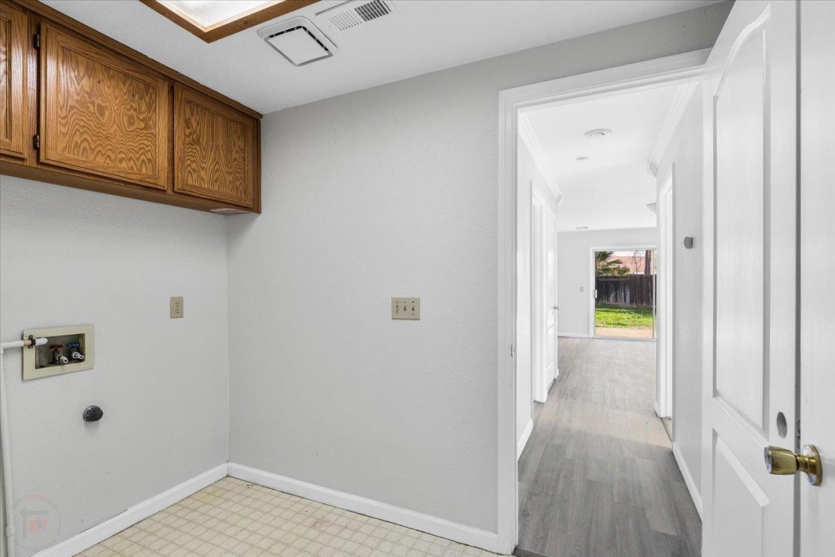 Los Banos, California 93635, United States, 4 Bedrooms Bedrooms, ,3 BathroomsBathrooms,Residential,Pending,4998