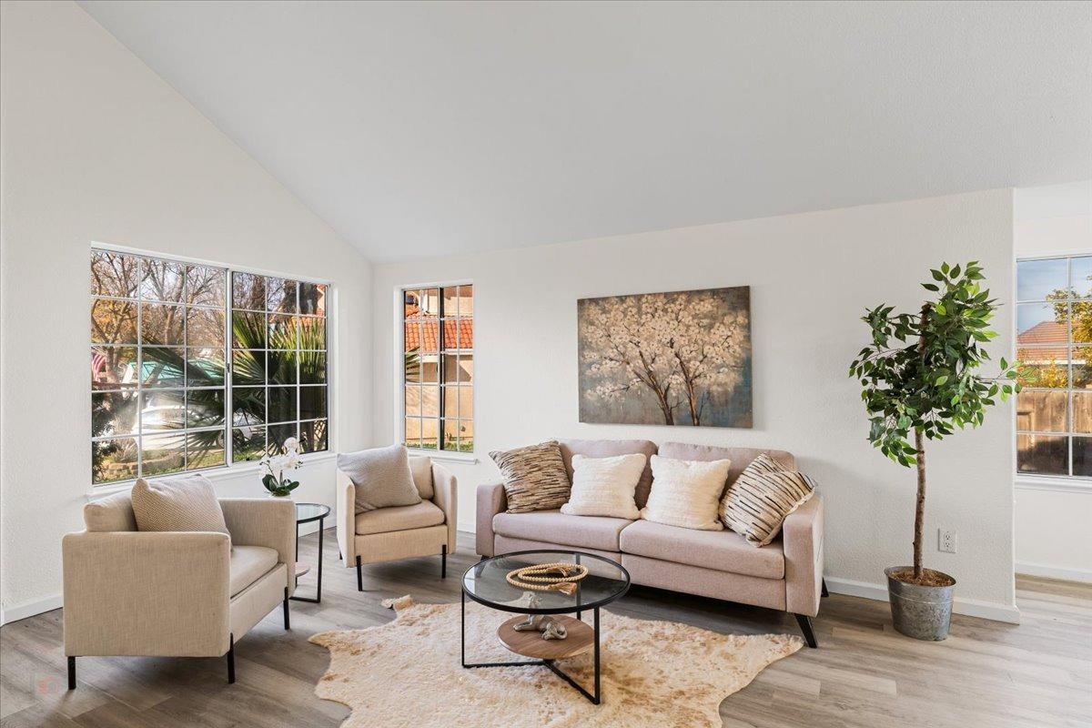 Los Banos, California 93635, United States, 4 Bedrooms Bedrooms, ,3 BathroomsBathrooms,Residential,Pending,4998