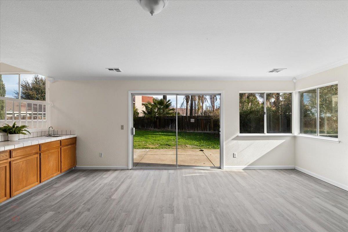 Los Banos, California 93635, United States, 4 Bedrooms Bedrooms, ,3 BathroomsBathrooms,Residential,Pending,4998