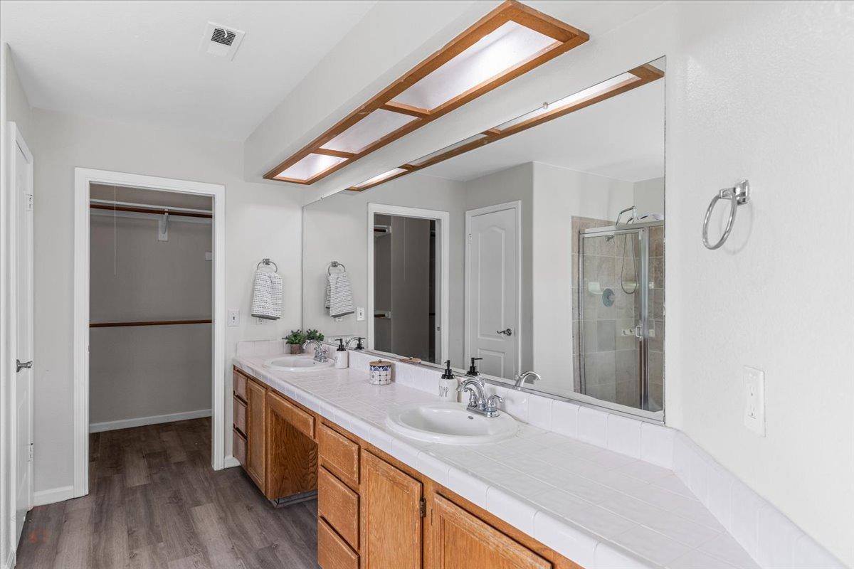 Los Banos, California 93635, United States, 4 Bedrooms Bedrooms, ,3 BathroomsBathrooms,Residential,Pending,4998