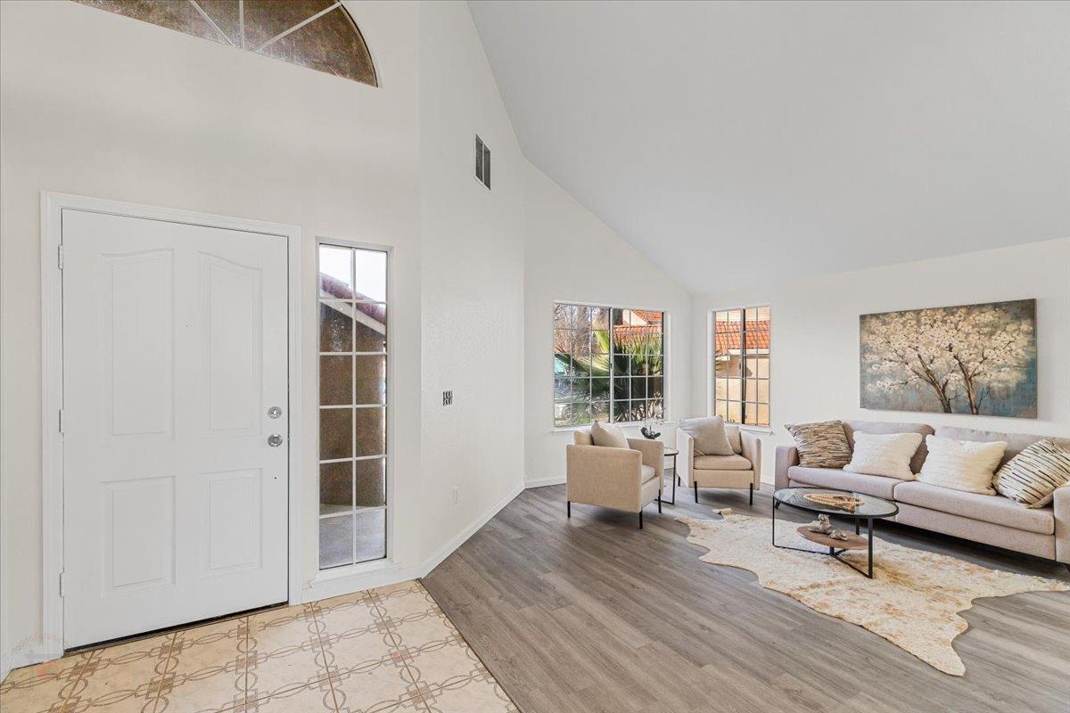 Los Banos, California 93635, United States, 4 Bedrooms Bedrooms, ,3 BathroomsBathrooms,Residential,Pending,4998