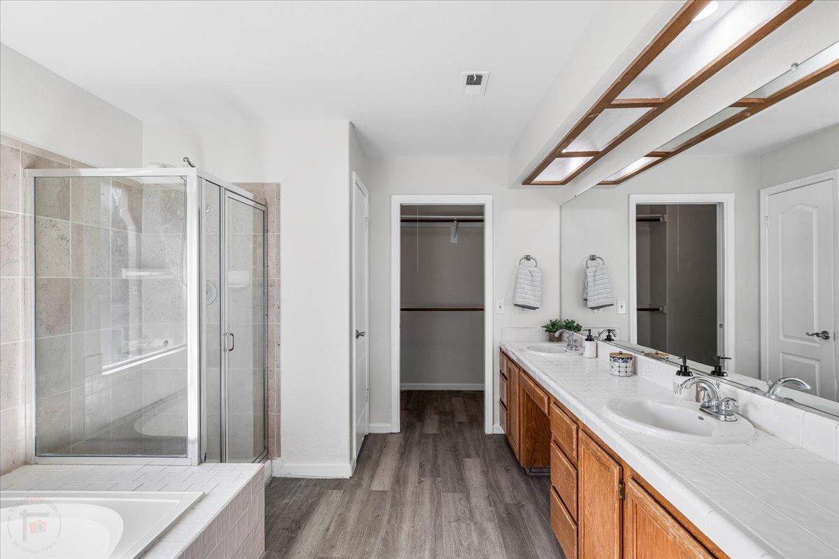 Los Banos, California 93635, United States, 4 Bedrooms Bedrooms, ,3 BathroomsBathrooms,Residential,Pending,4998