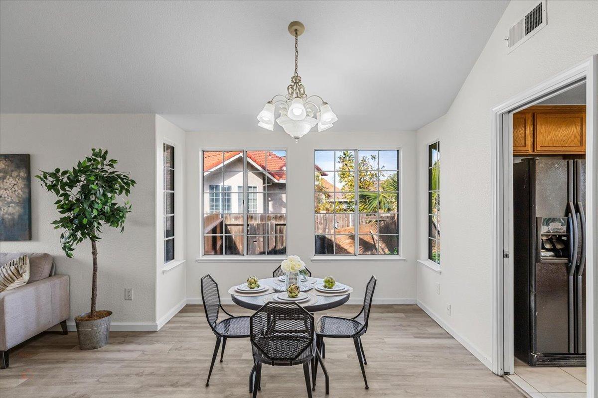 Los Banos, California 93635, United States, 4 Bedrooms Bedrooms, ,3 BathroomsBathrooms,Residential,Pending,4998