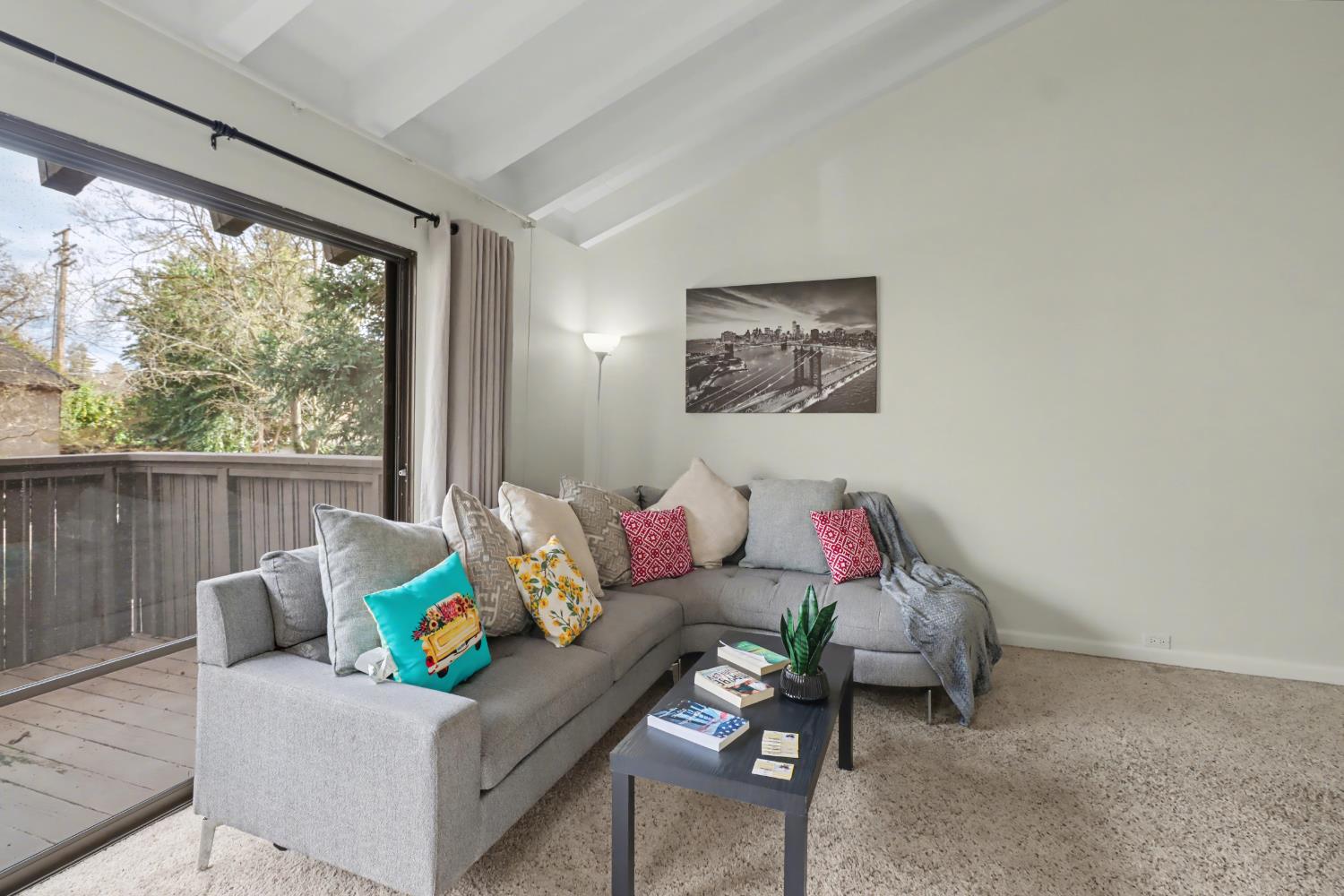 2238 Woodside Lane 13