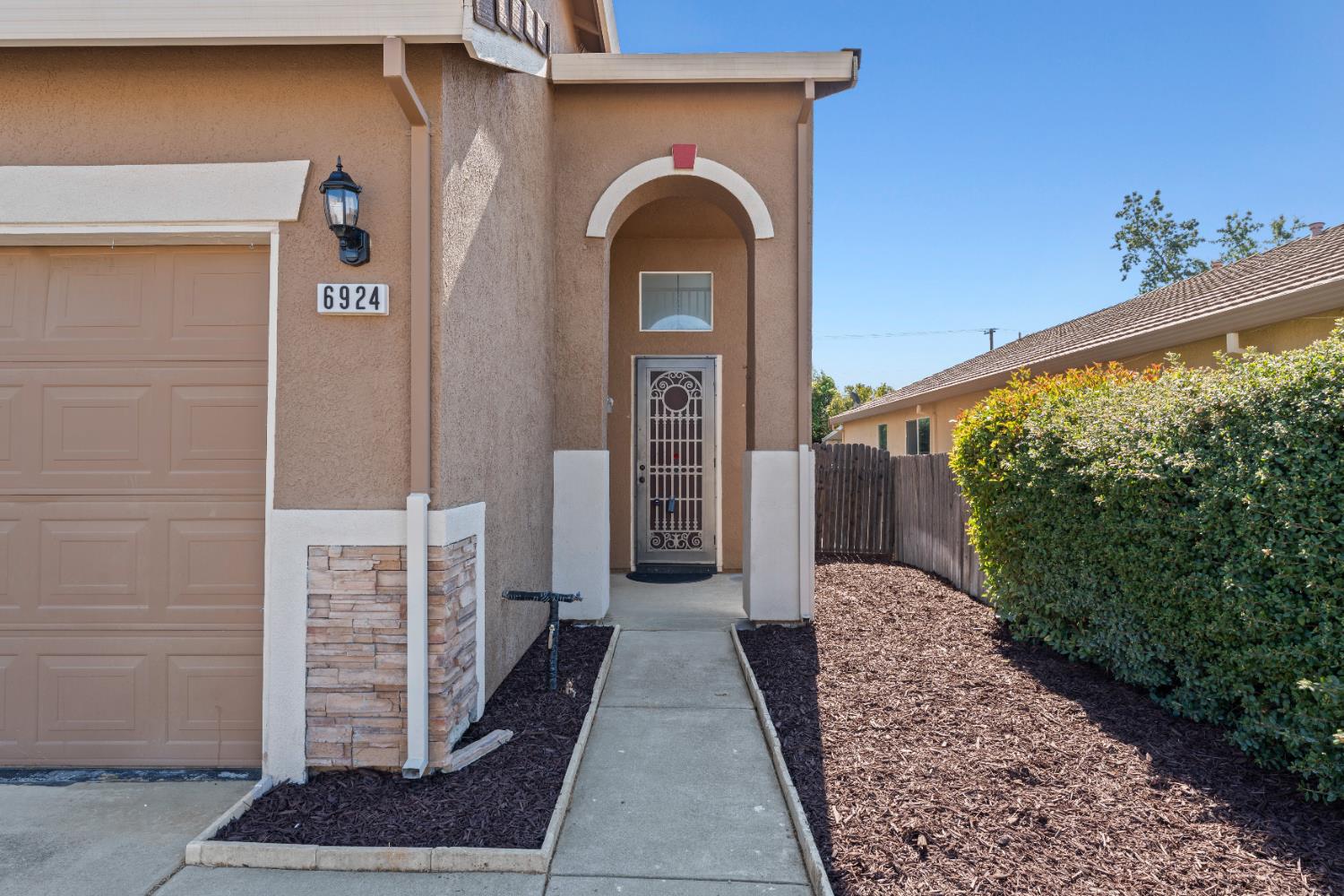 6924 Trailride Way