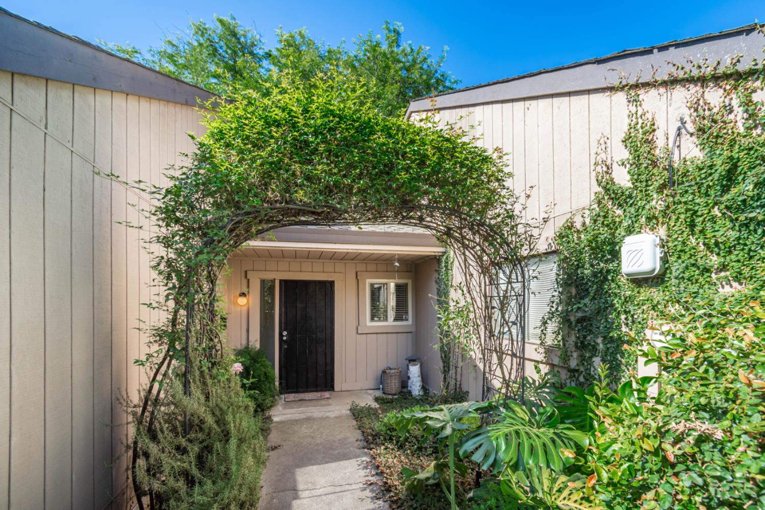 4108 Cowell Boulevard