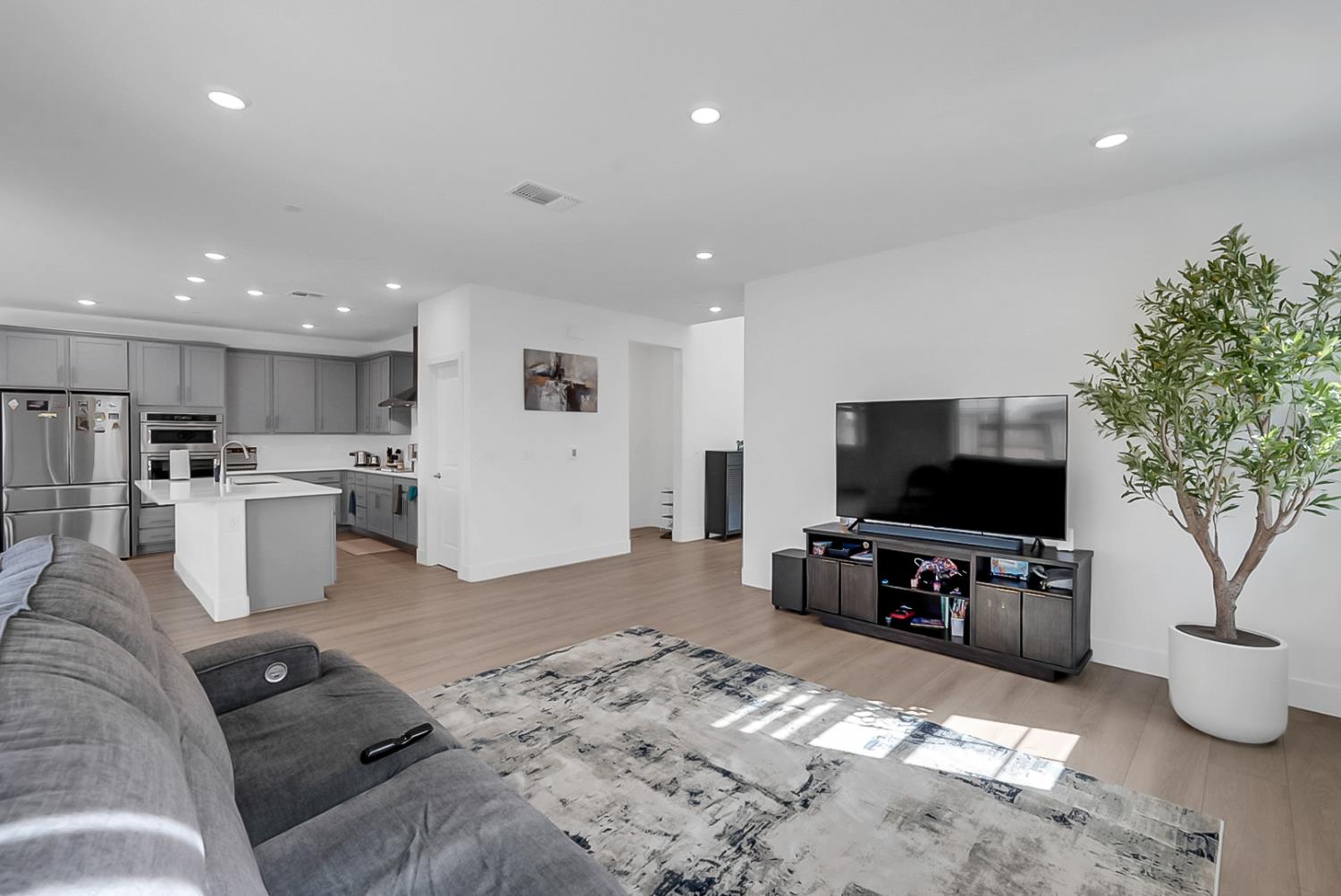 3277 Starburst Street