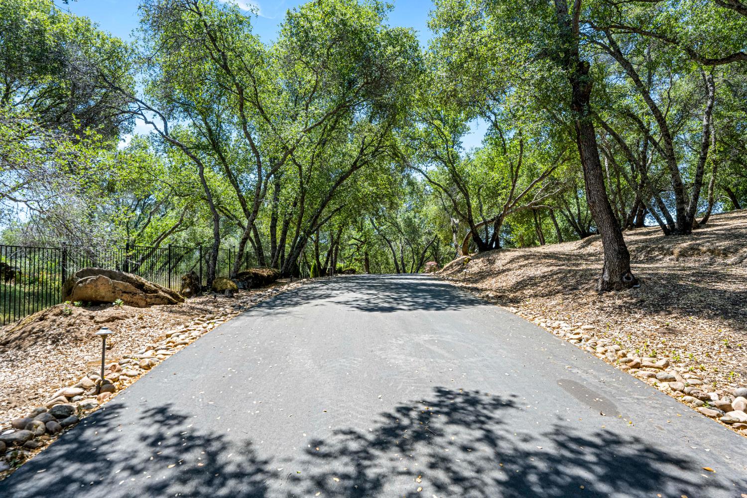 6005 Paseo Villena