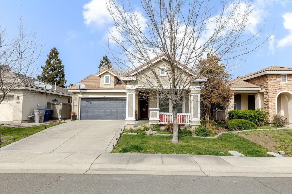 Photo of 1849 Dawnelle Way, Sacramento, CA 95835 (MLS # 226032795)