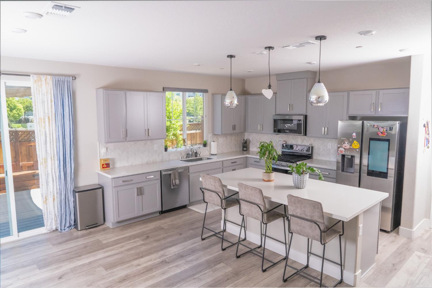 22 E Funderburg Boulevard