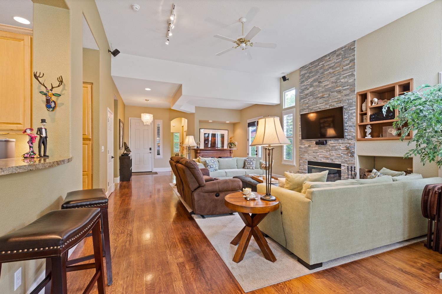 2618 Baybridge Street