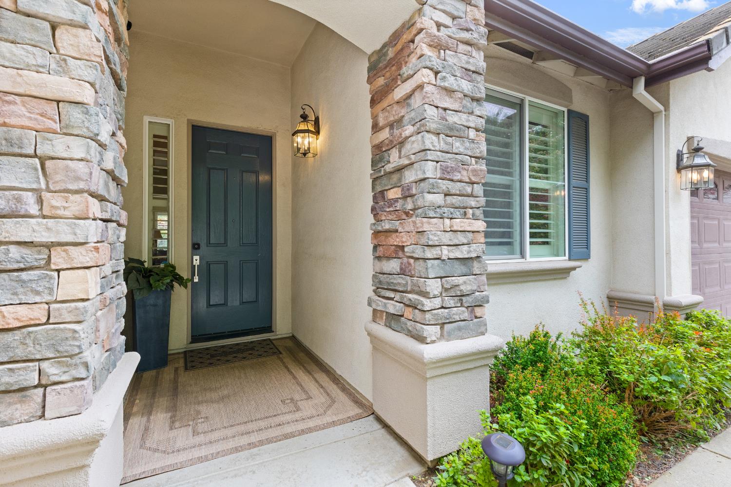 2618 Baybridge Street