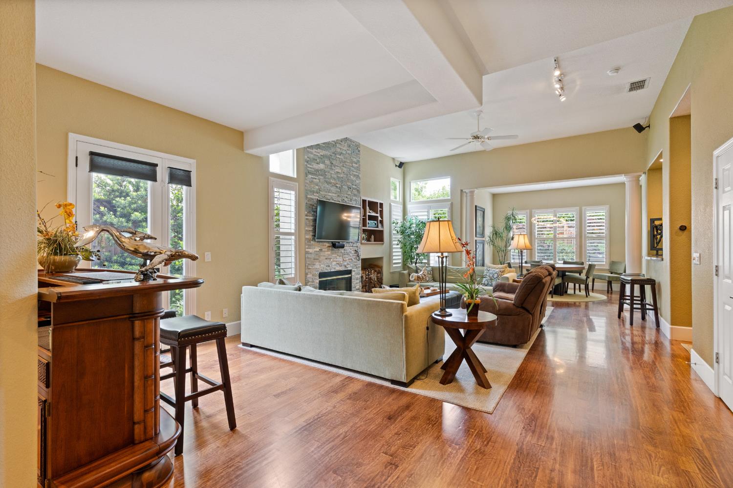 2618 Baybridge Street