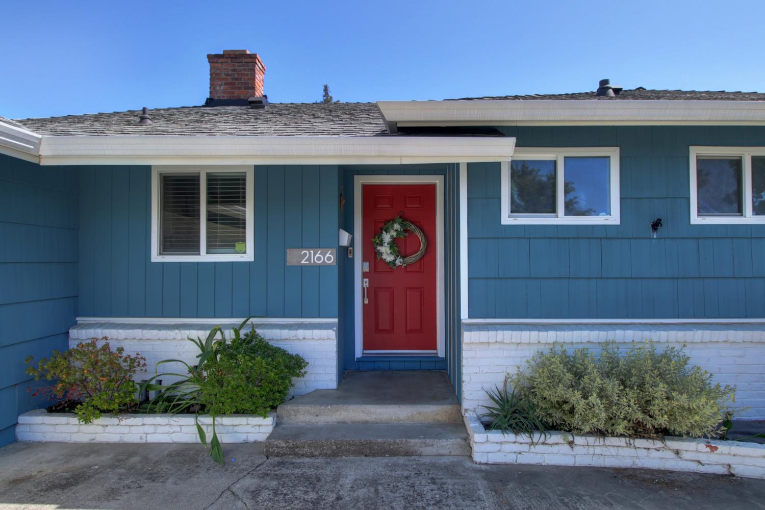 2166 Sarazen Avenue