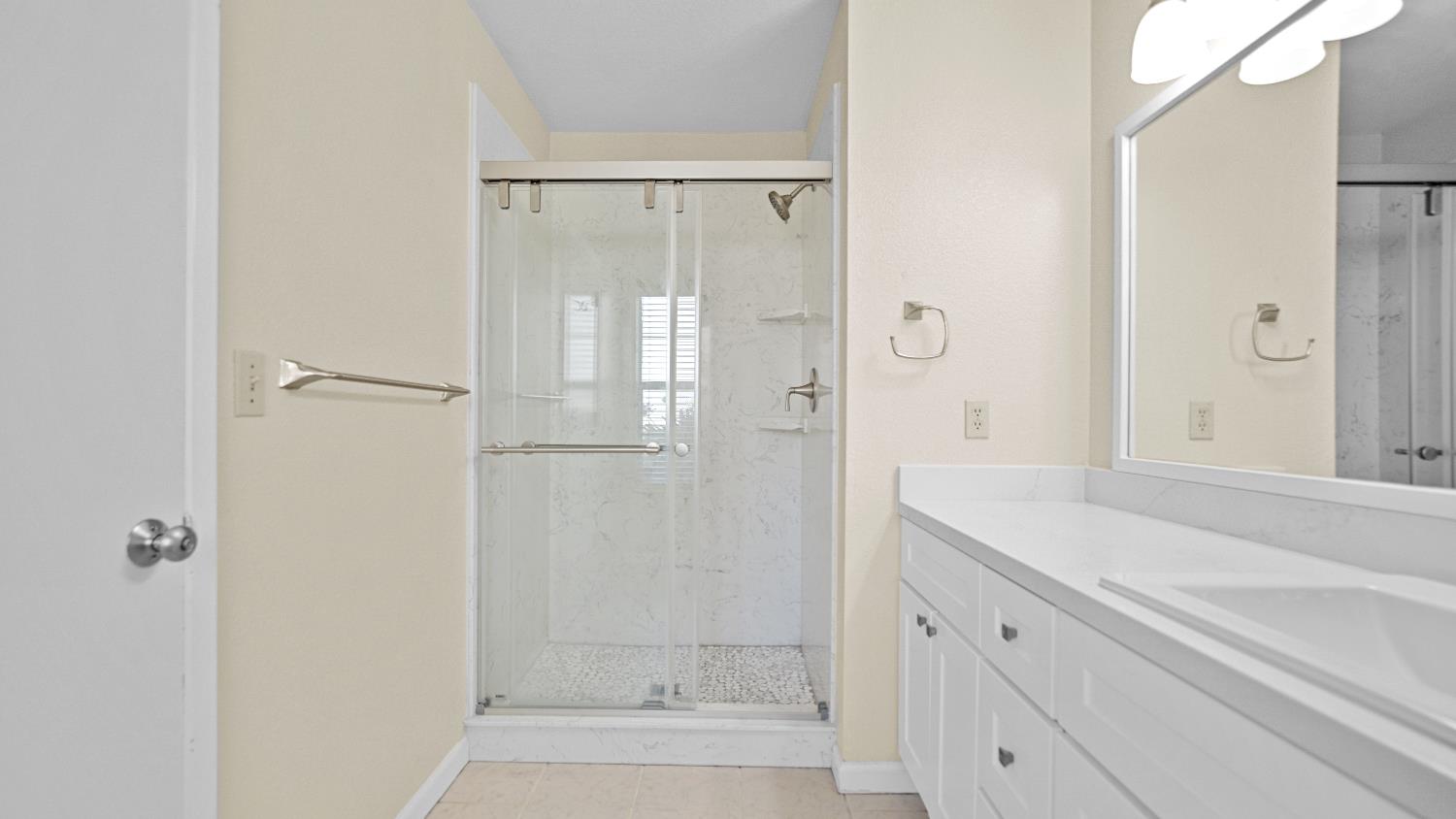 Lodi, California 95242, United States, 3 Bedrooms Bedrooms, ,2 BathroomsBathrooms,Residential,Active,167406