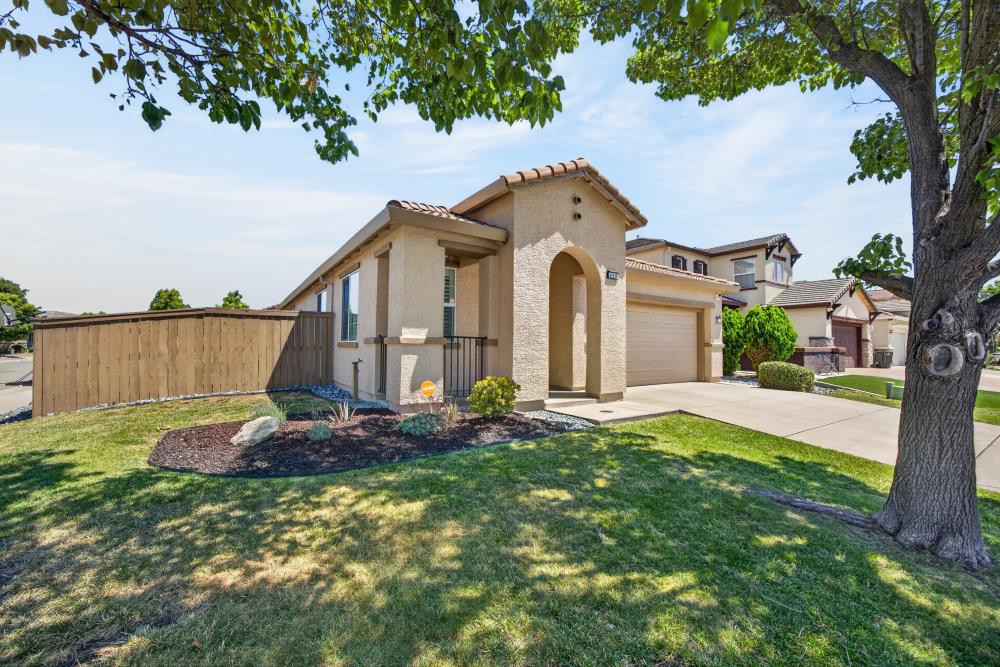 410 Greg Thatch Circle