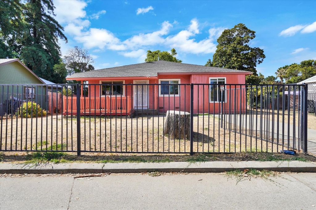 Photo of 3620 24th Avenue, Sacramento, CA 95820 (MLS # 225132352)
