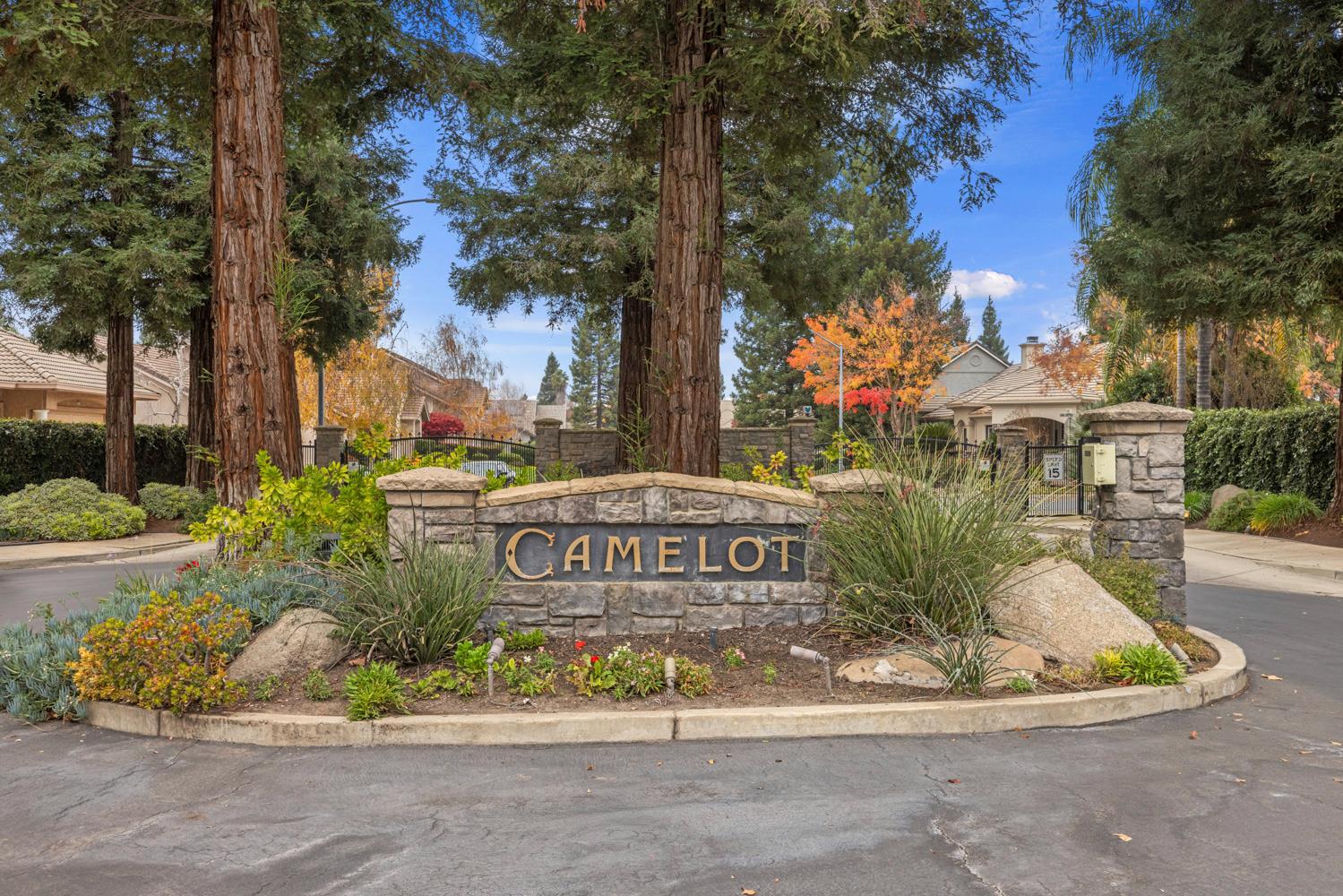 2067 Robin Hood Lane