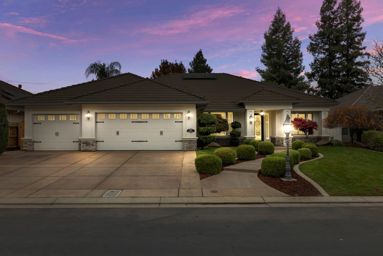 2067 Robin Hood Lane