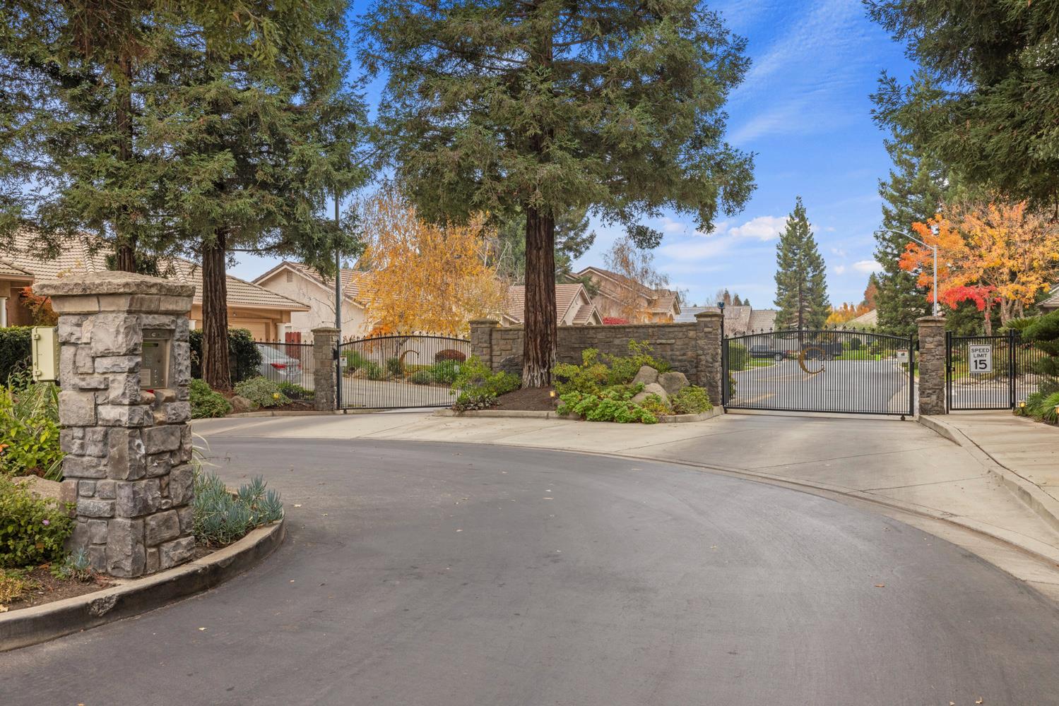 2067 Robin Hood Lane