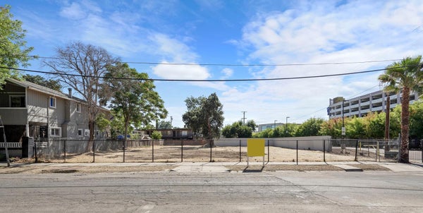 528 N VAN BUREN ST, STOCKTON, CA 95203 - Image 9adabb64846fcdfc553d3679b7f7f8f0/1237890962