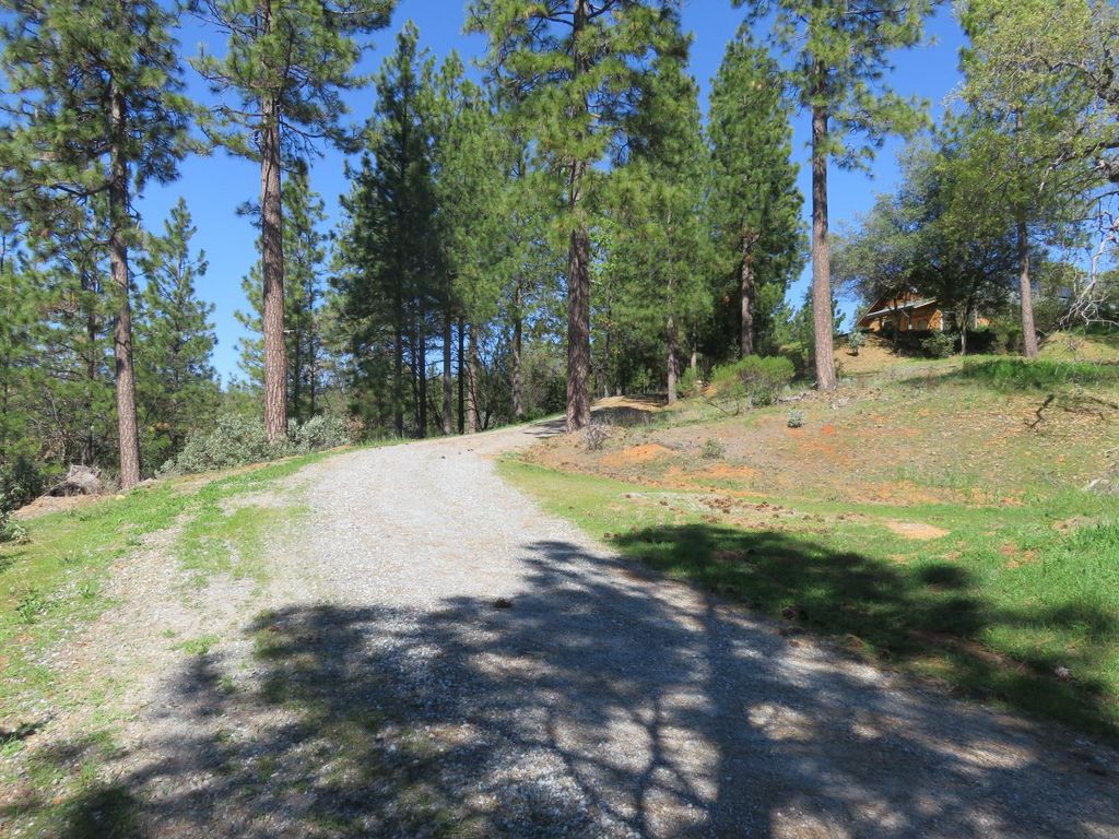 Photo of 201 Sierra Madre Road, Rail Road Flat, CA 95248 (MLS # 226030556)
