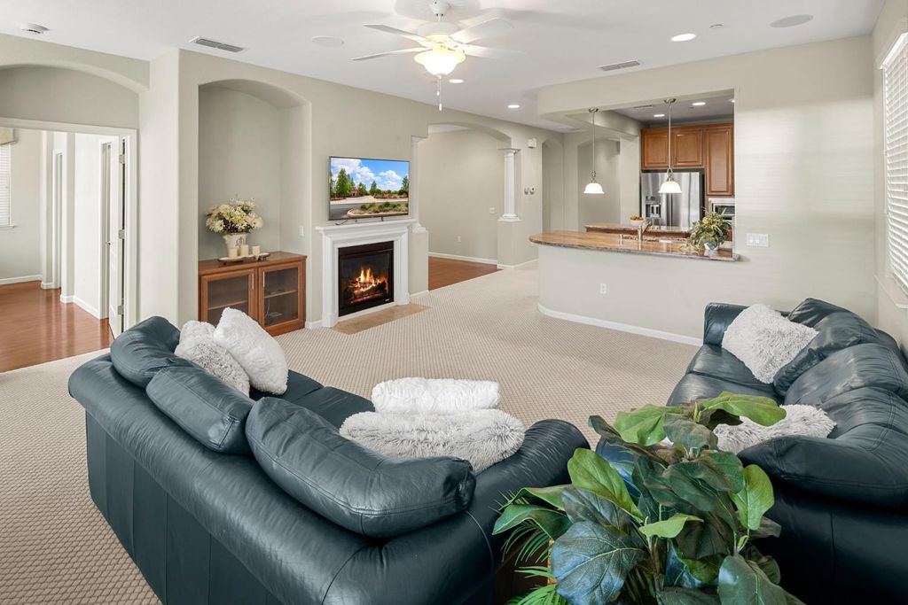 Photo of 1017 Volonne Drive, Roseville, CA 95747 (MLS # 225127486)