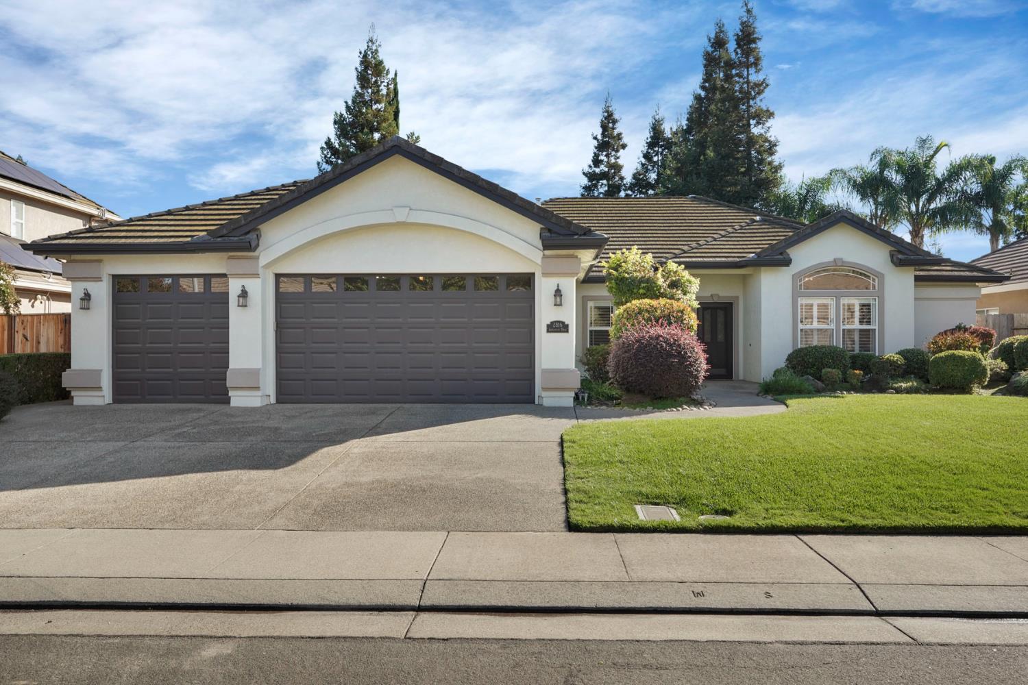 2816 Applewood Drive