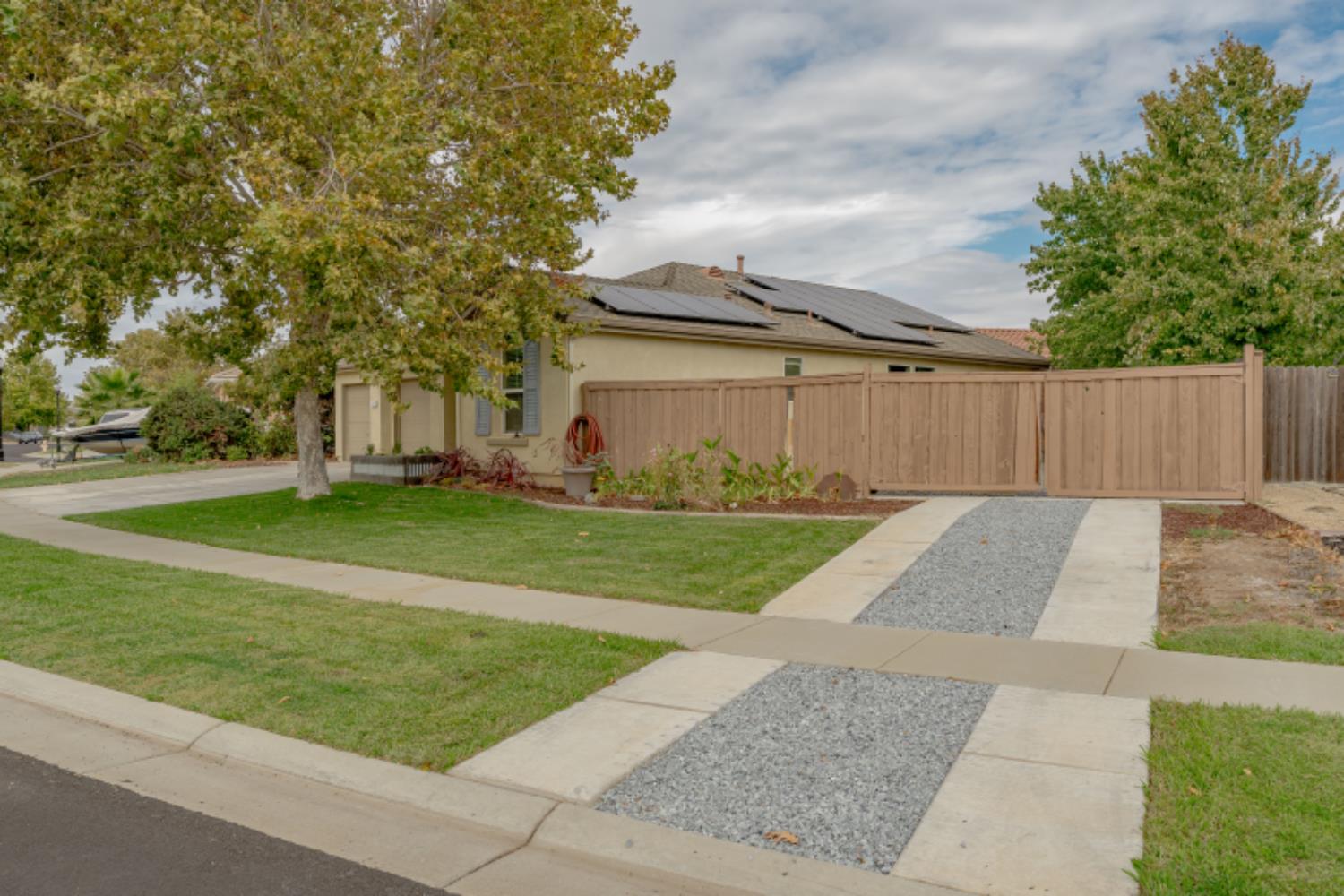 1471 Garnet Way