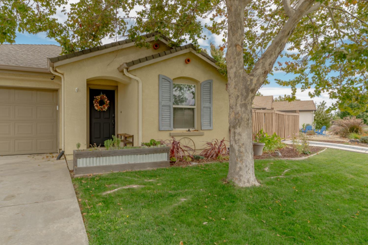1471 Garnet Way
