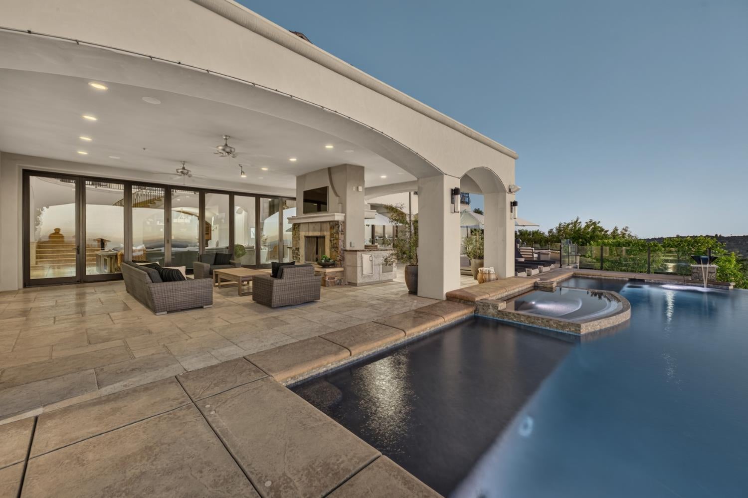5005 Gresham Drive