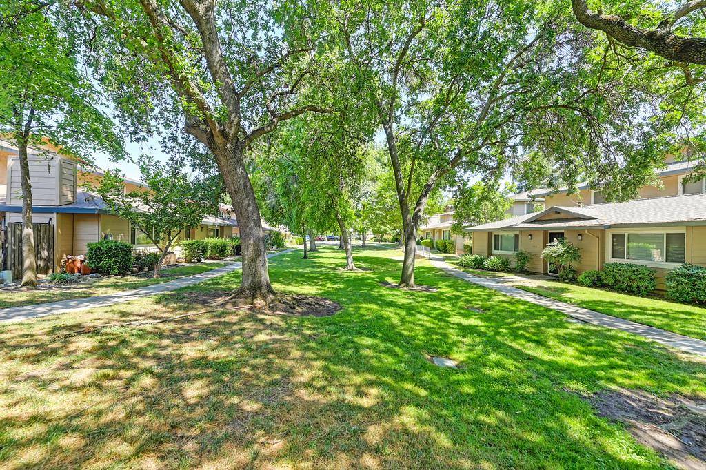 5824 Peppermill Court 3
