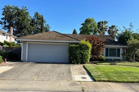 8566 Coral Crest Court, Elk Grove, CA 95624 - MLS#: 225065624