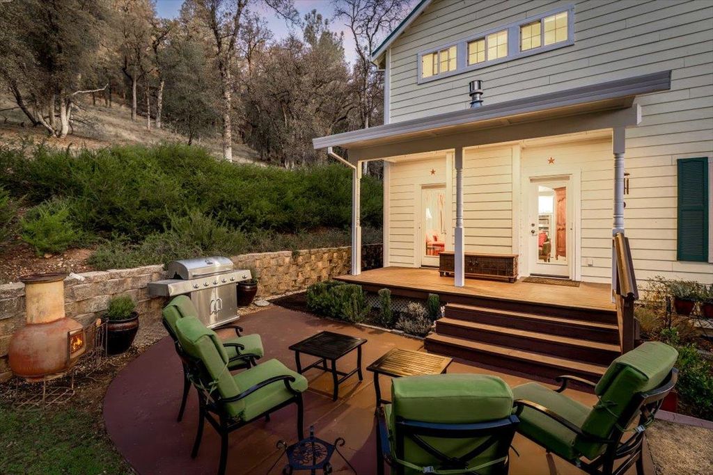 Photo of 20114 Tiger Tail Road, Grass Valley, CA 95949 (MLS # 225143499)