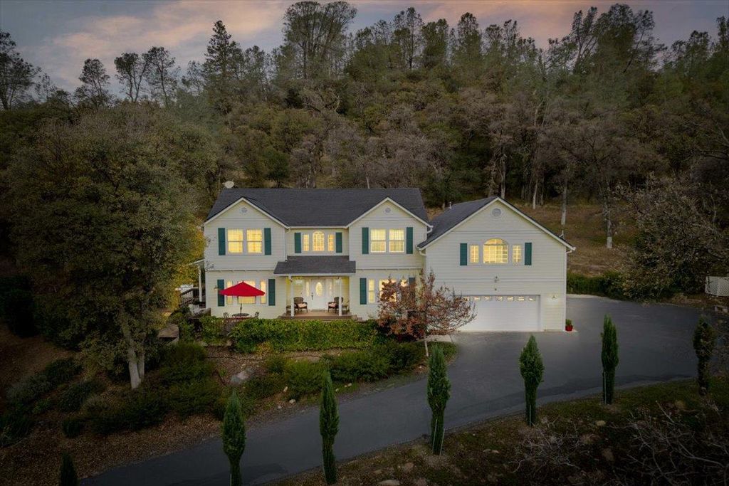 Photo of 20114 Tiger Tail Road, Grass Valley, CA 95949 (MLS # 225143499)