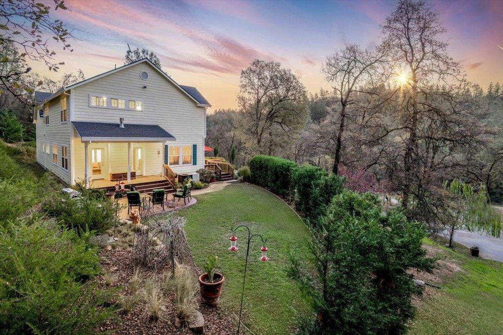 Photo of 20114 Tiger Tail Road, Grass Valley, CA 95949 (MLS # 225143499)