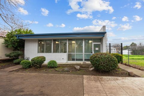 2626 N Street Sacramento CA 95816