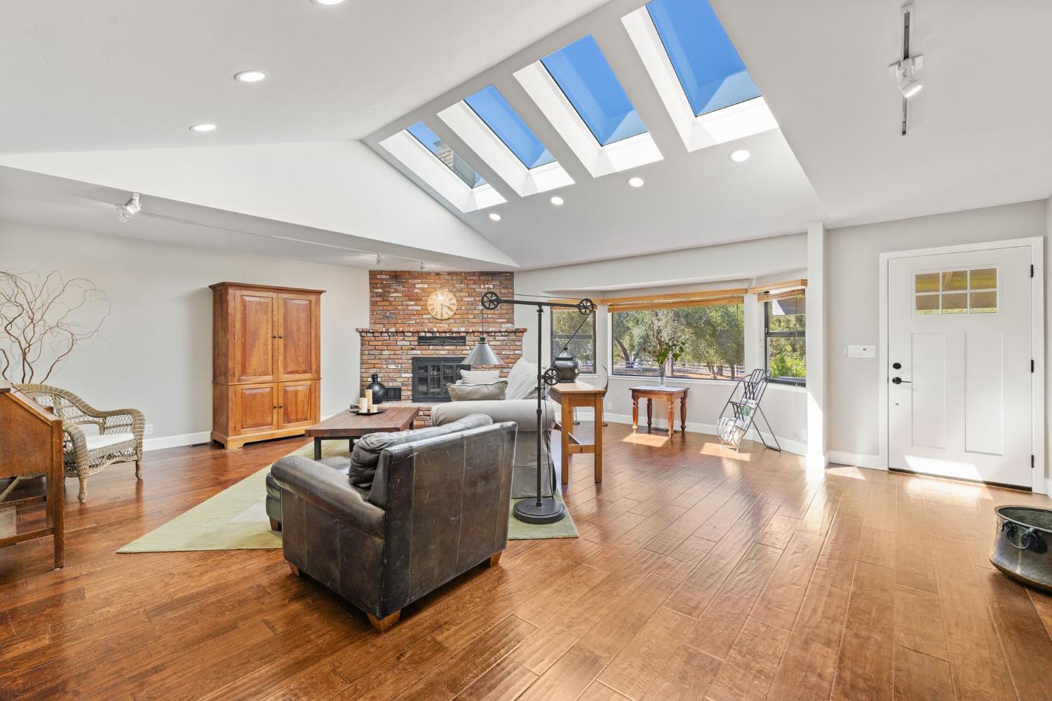 5062 Whisper Way