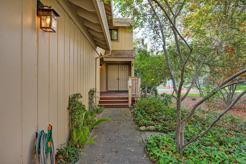 7443 Heritage Meadow Place