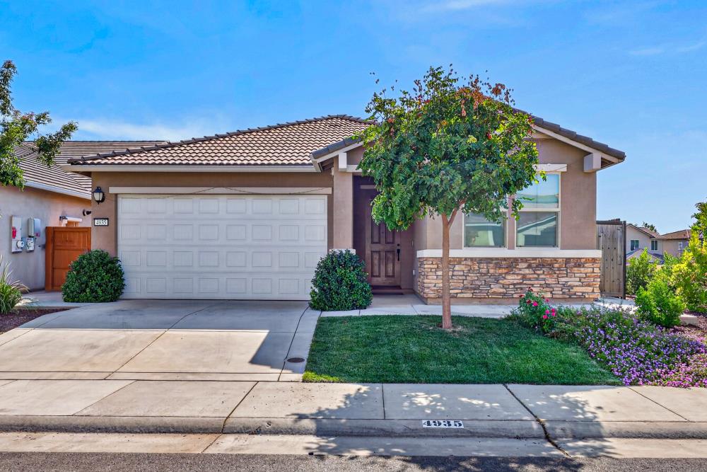 4935 Sassafras Way