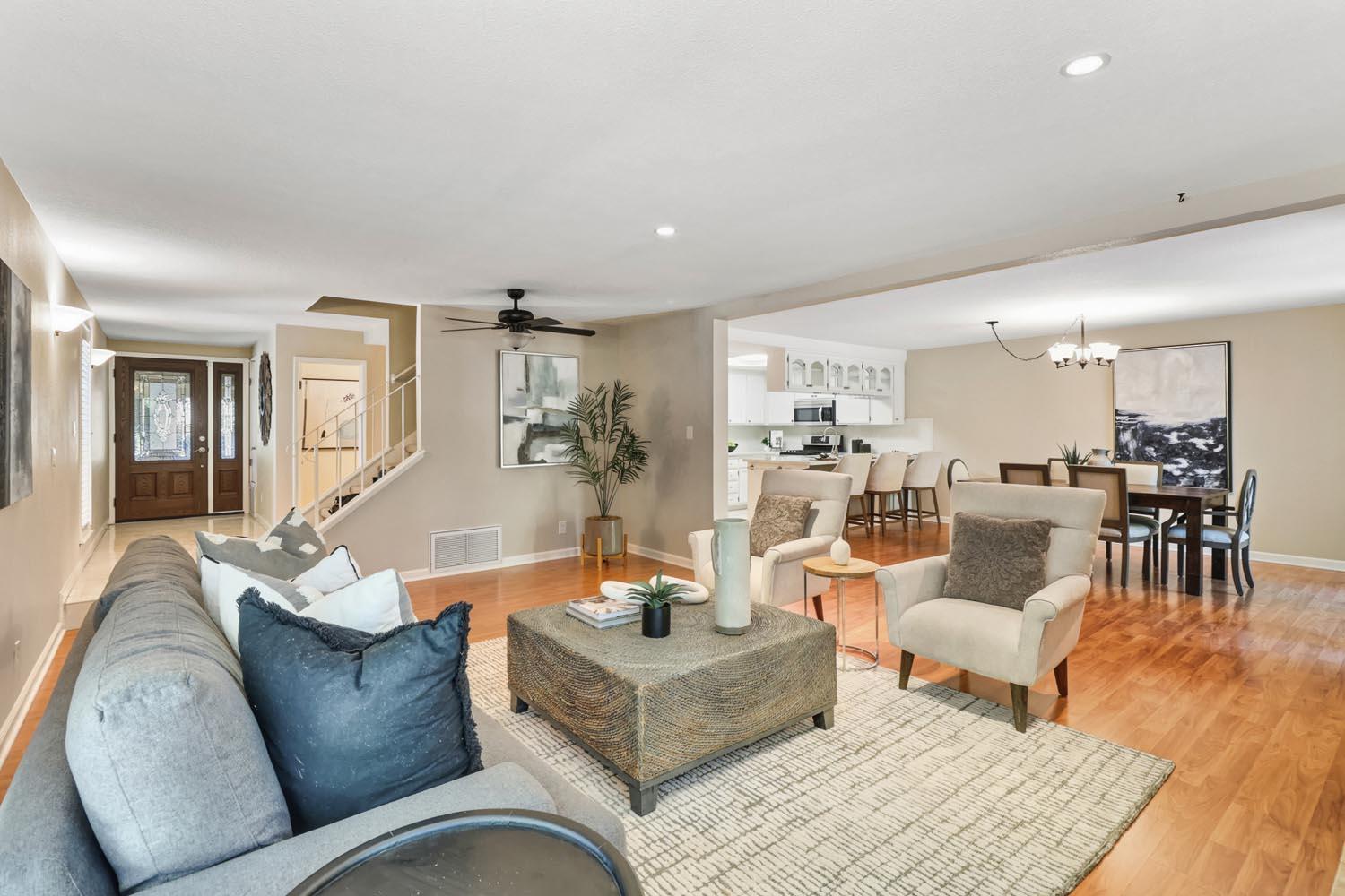 6933 Toluca Lane